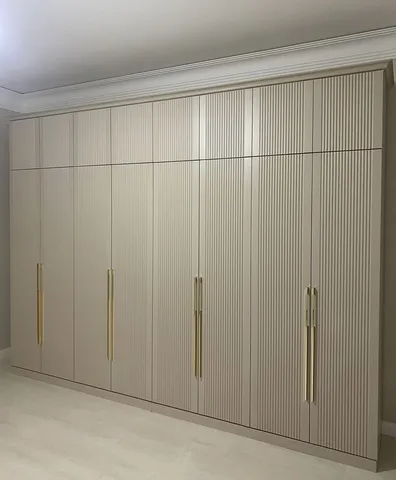 Gardırop modeli ve giysi depolama tasarım örneği — DLN-GD-001